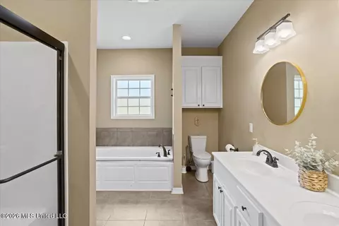 Bath - 1011 Rolling Oaks Dr, Mccomb, MS 39648 photo 1 of 4