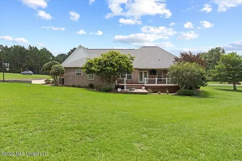 Exterior - 1011 Rolling Oaks Dr, Mccomb, MS 39648 photo 9 of 10