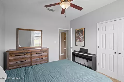 Bedroom - 1011 Rolling Oaks Dr, Mccomb, MS 39648 photo 7 of 13