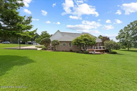 Exterior - 1011 Rolling Oaks Dr, Mccomb, MS 39648 photo 8 of 10