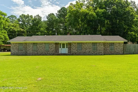 955 Clara Rd, Waynesboro, MS 39367