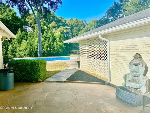 Exterior - 124 Tanglewood Rd, Natchez, MS 39120 photo 3 of 10