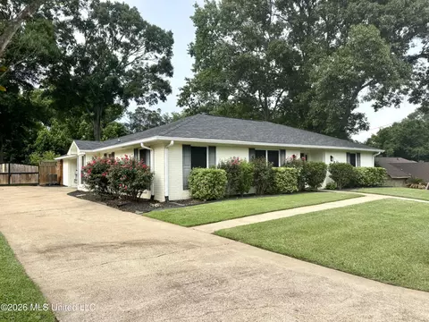 Exterior - 124 Tanglewood Rd, Natchez, MS 39120 photo 2 of 10