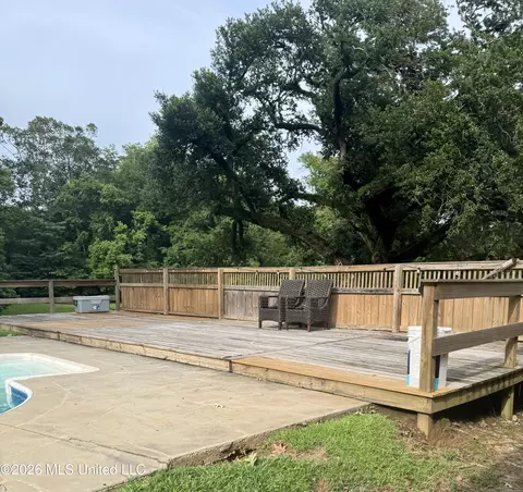 Exterior - 124 Tanglewood Rd, Natchez, MS 39120 photo 7 of 10