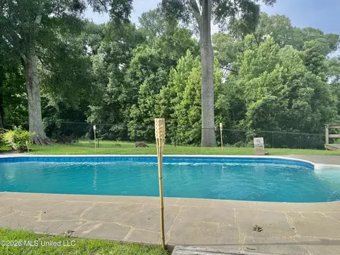 Exterior - 124 Tanglewood Rd, Natchez, MS 39120 photo 4 of 10