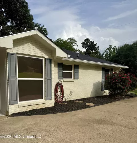 Exterior - 124 Tanglewood Rd, Natchez, MS 39120 photo 9 of 10
