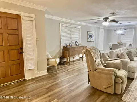 Entry Way - 124 Tanglewood Rd, Natchez, MS 39120 photo 1 of 2