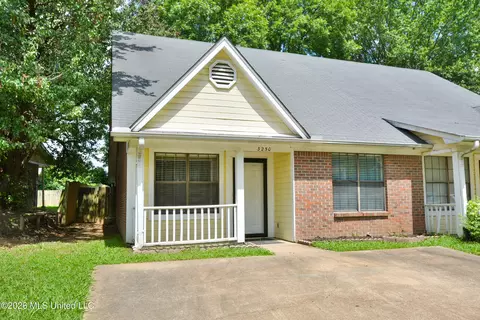 3250 Edenshire Ln, Horn Lake, MS 38637