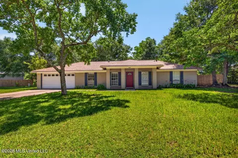 1301 Churchill Dr, Ocean Springs, MS 39564