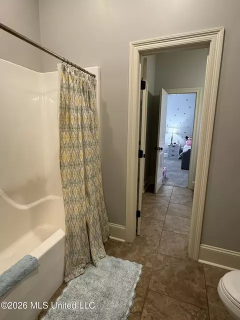 Bath - 190 Deerwood Xing, Canton, MS 39046 photo 6 of 6