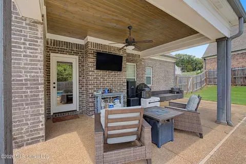Exterior - 672 Scout Cir, Hernando, MS 38632 photo 6 of 11