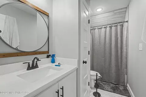 Bath - 672 Scout Cir, Hernando, MS 38632 photo 3 of 3