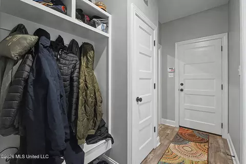 Entry Way - 672 Scout Cir, Hernando, MS 38632 photo 4 of 5
