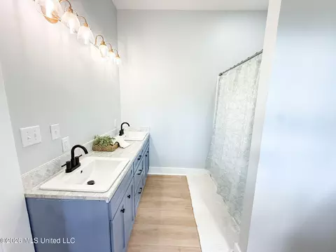 Bath - 322 S 6th St, Mccomb, MS 39648 photo 3 of 3