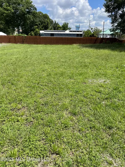 270 3rd St, Biloxi, MS 39530 photo 7