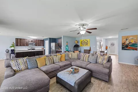 Living - 405 E Petunia Dr, Long Beach, MS 39560 photo 1 of 2