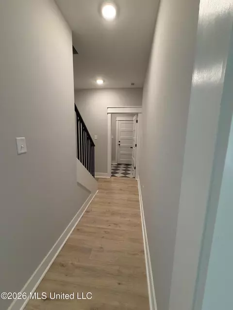 Entry Way - 1733 Caribe Dr, Nesbit, MS 38651 photo 2 of 2