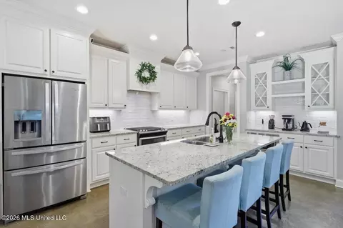 Kitchen - 646 Conti Dr, Brandon, MS 39042 photo 2 of 3