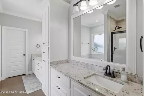 Bath - 646 Conti Dr, Brandon, MS 39042 photo 1 of 4