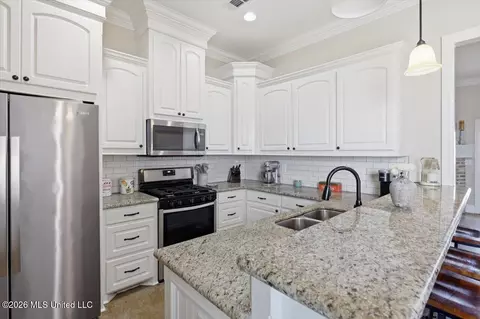 Kitchen - 820 Emmas Way, Brandon, MS 39042 photo 3 of 4