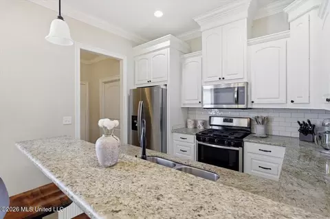 Kitchen - 820 Emmas Way, Brandon, MS 39042 photo 1 of 4