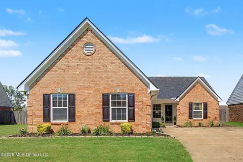 8165 Mary Payton Dr, Southaven, MS 38671