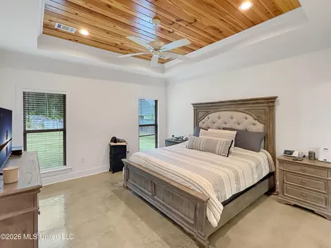 Bedroom - 651 Wild Horse Ln, Brandon, MS 39042 photo 1 of 3
