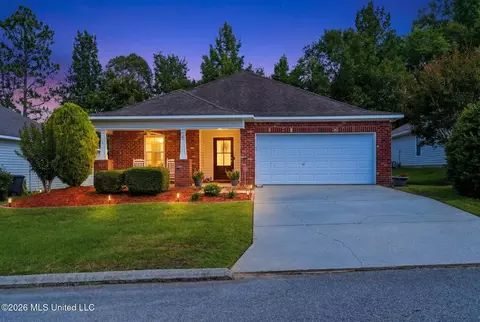 6 Clear Springs Ct, Hattiesburg, MS 39402