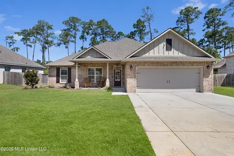 11656 Brookstone Dr, Ocean Springs, MS 39564