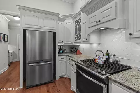 Kitchen - 910 Abundance Xing, Flowood, MS 39232 photo 4 of 4