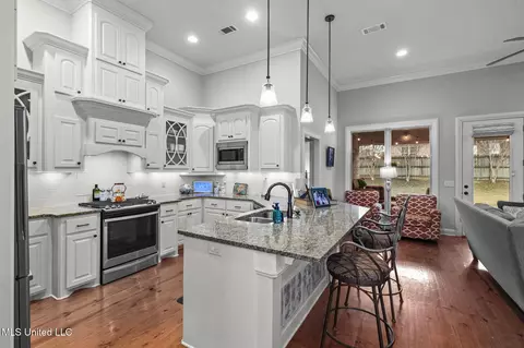 Kitchen - 910 Abundance Xing, Flowood, MS 39232 photo 1 of 4