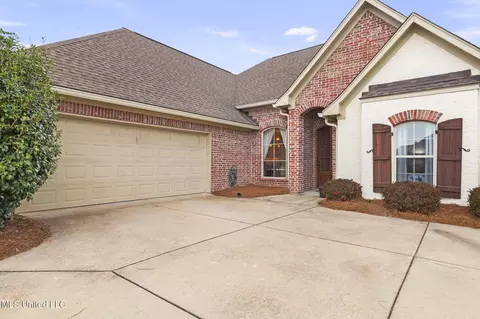 Exterior - 910 Abundance Xing, Flowood, MS 39232 photo 4 of 10