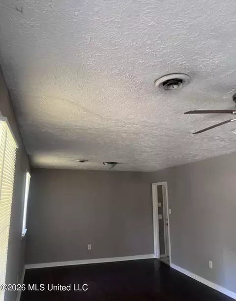 3056 Suncrest Dr, Jackson, MS 39212 photo 5