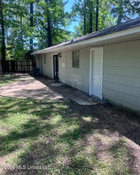 3056 Suncrest Dr, Jackson, MS 39212 photo 3