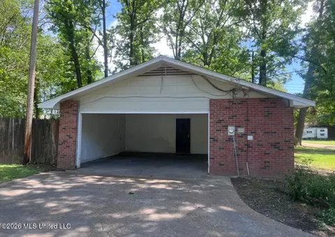 3056 Suncrest Dr, Jackson, MS 39212 photo 2