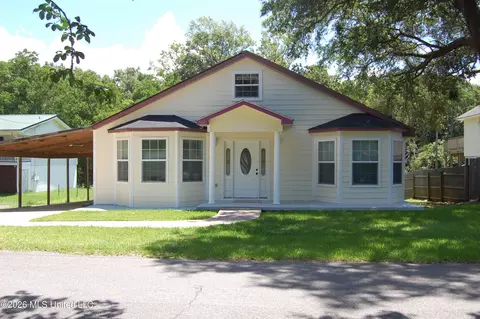 1106 Resca De La Palma St, Pascagoula, MS 39567