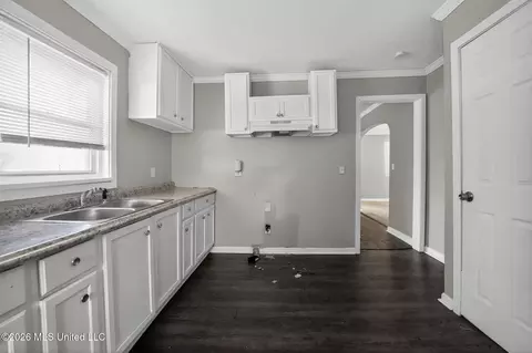 Entry Way - 373 Fairhill Dr, Jackson, MS 39212 photo 1 of 1