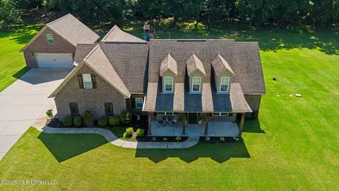 Exterior - 7178 Love Station Loop Rd, Hernando, MS 38632 photo 8 of 9