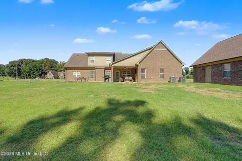 Exterior - 7178 Love Station Loop Rd, Hernando, MS 38632 photo 7 of 9