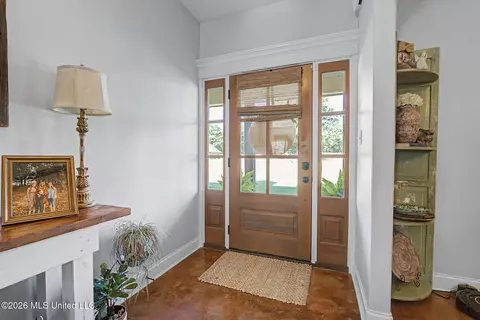 Entry Way - 7178 Love Station Loop Rd, Hernando, MS 38632 photo 1 of 4
