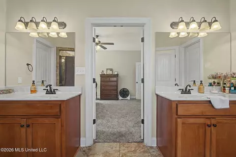 Entry Way - 7178 Love Station Loop Rd, Hernando, MS 38632 photo 2 of 4
