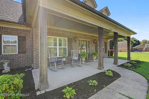 Exterior - 7178 Love Station Loop Rd, Hernando, MS 38632 photo 5 of 9