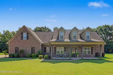 Exterior - 7178 Love Station Loop Rd, Hernando, MS 38632 photo 2 of 9