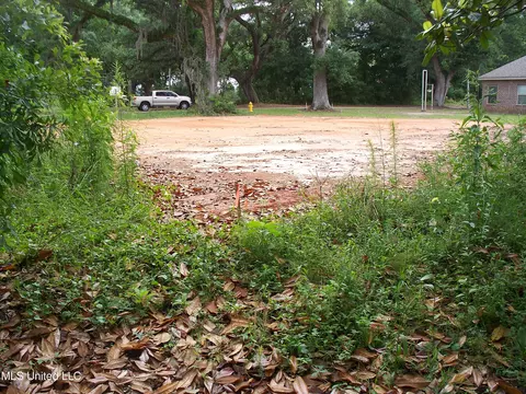 2157 Harmanson Vue, Biloxi, MS 39531 photo 5