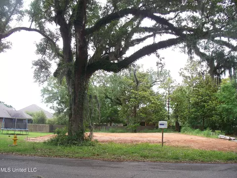 2157 Harmanson Vue, Biloxi, MS 39531
