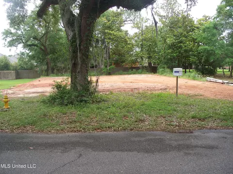 2157 Harmanson Vue, Biloxi, MS 39531 photo 2