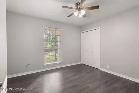 Bedroom - 30 Fox Glen Cv, Brandon, MS 39042 photo 2 of 2