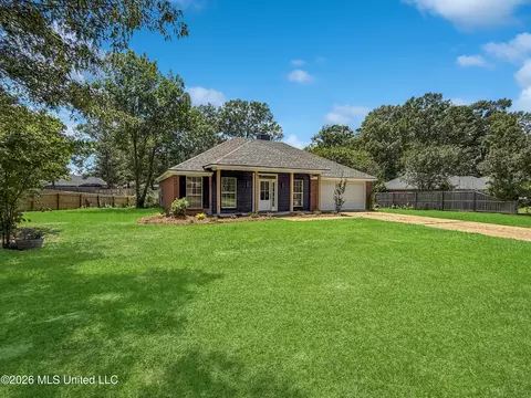 Exterior - 109 Post Oak Dr, Brandon, MS 39047 photo 5 of 6
