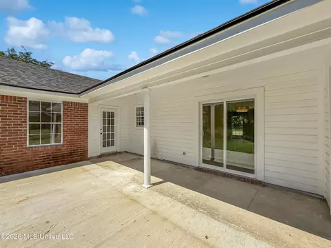 Exterior - 109 Post Oak Dr, Brandon, MS 39047 photo 3 of 6
