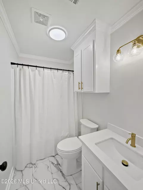 Bath - 109 Post Oak Dr, Brandon, MS 39047 photo 6 of 6